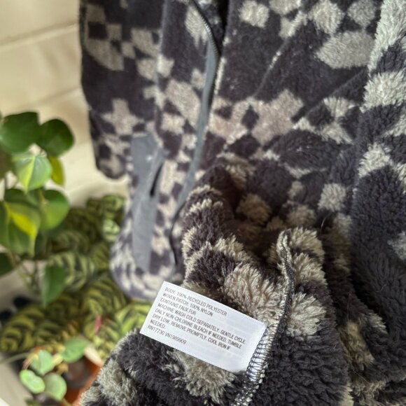 JoyLab High Pile Geometric Fleece Cropped Jacket - Picture 4 of 8